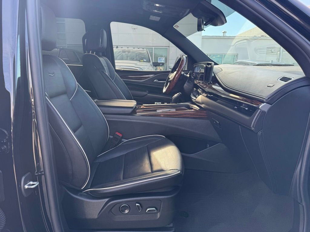 2024 Cadillac Escalade ESV Premium Luxury