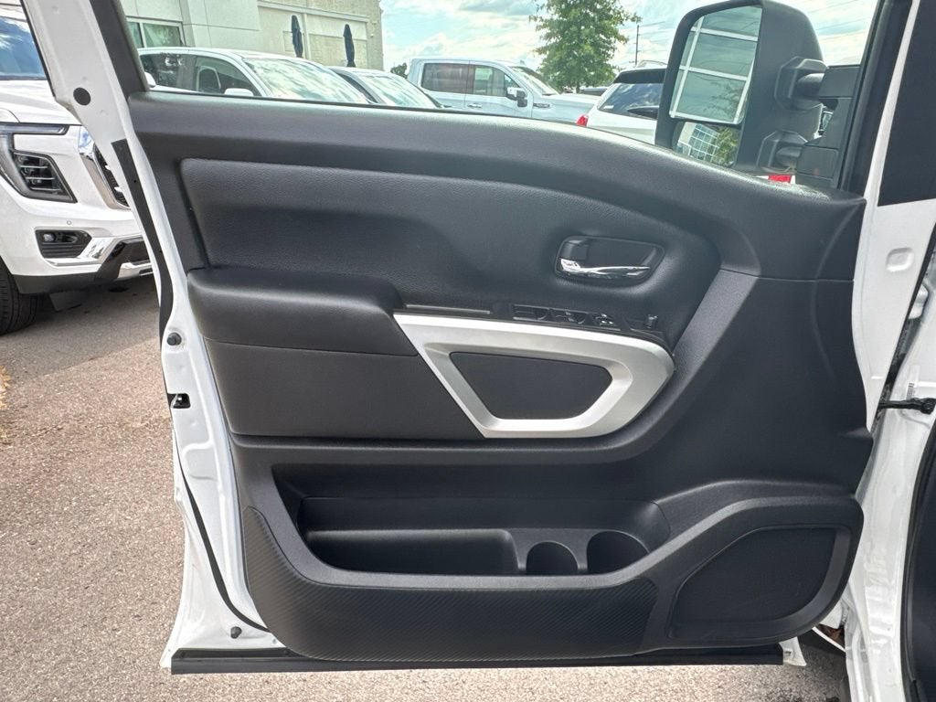 2021 Nissan Titan SV
