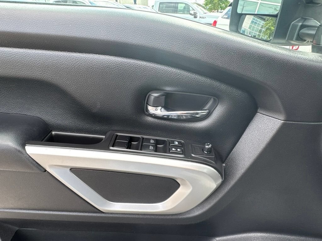 2021 Nissan Titan SV