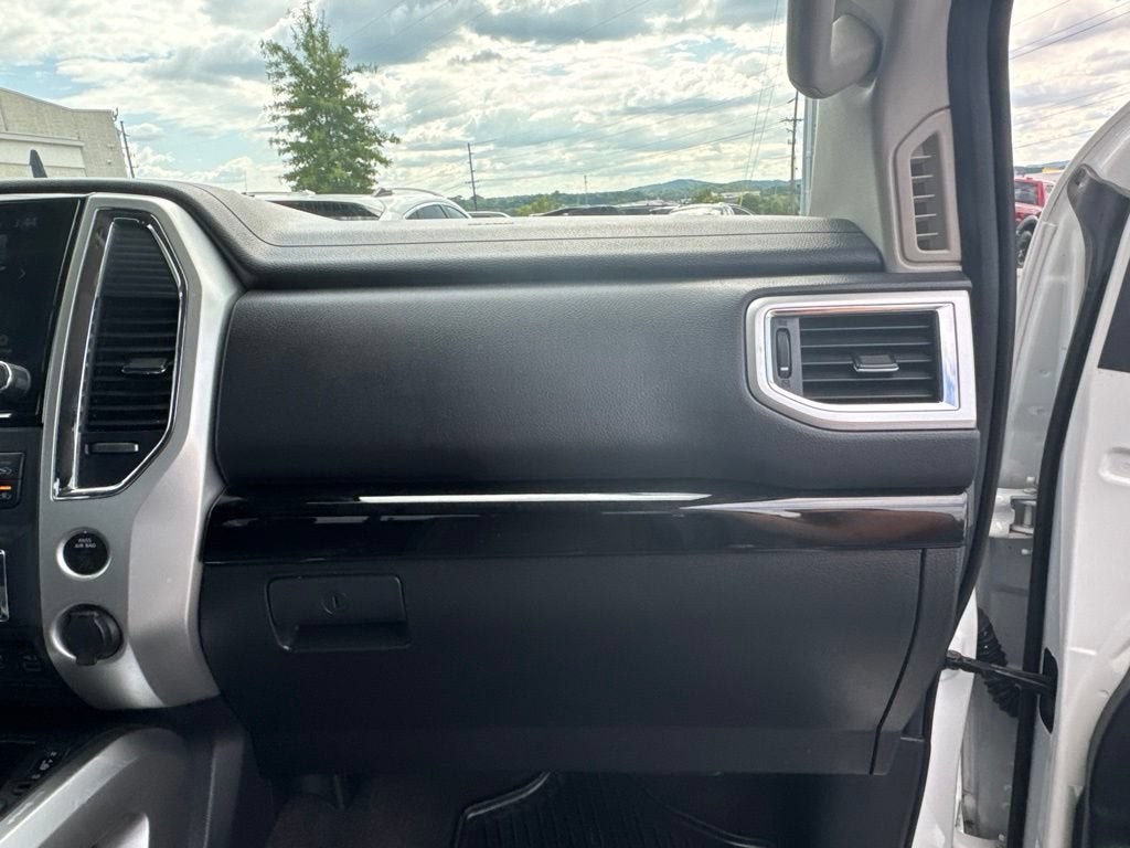 2021 Nissan Titan SV