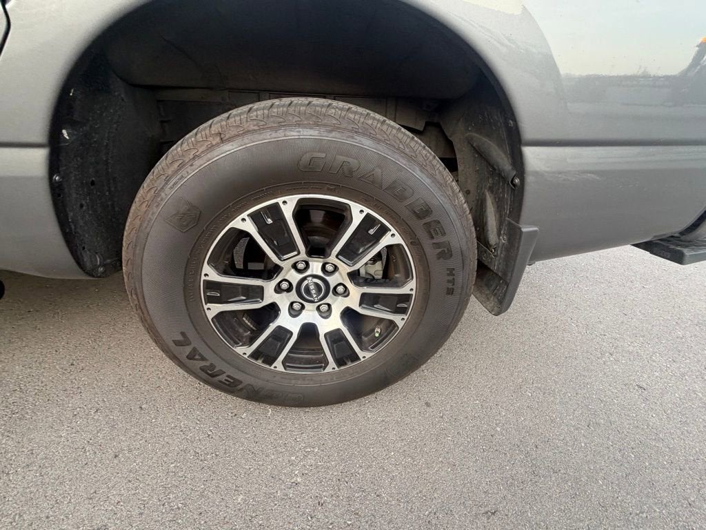 2024 Nissan Titan SV