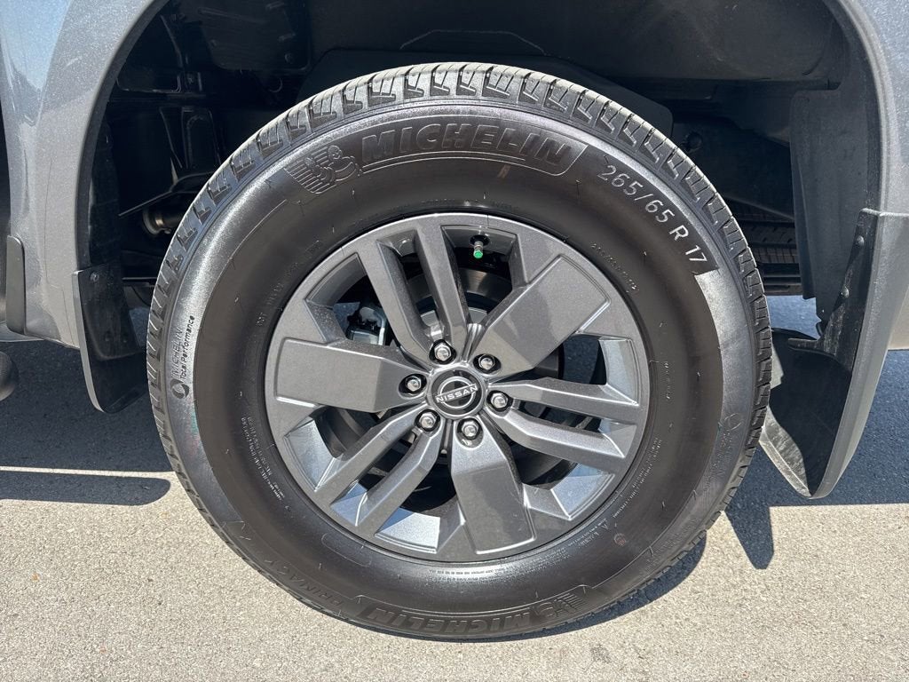 2025 Nissan Frontier SV