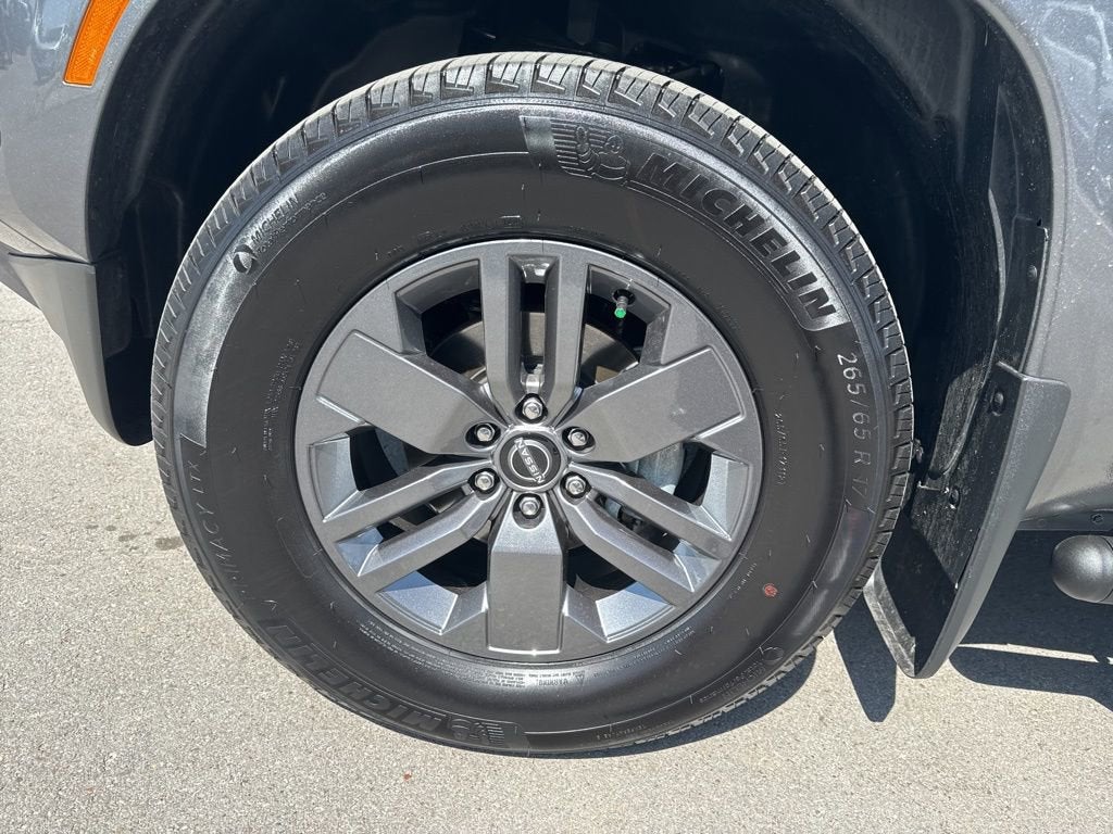 2025 Nissan Frontier SV