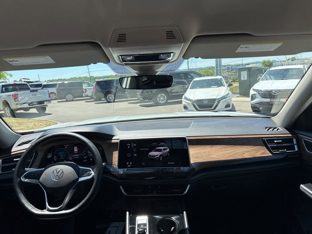 2025 Volkswagen Atlas 2.0T SE w/Technology