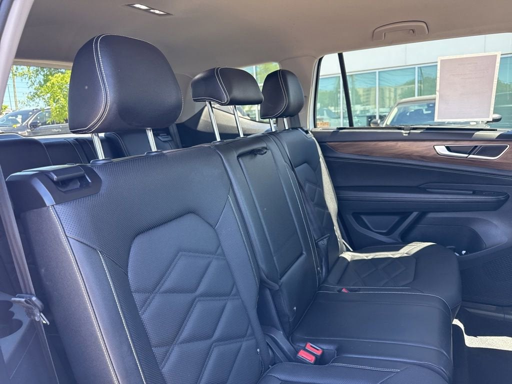 2025 Volkswagen Atlas 2.0T SE w/Technology