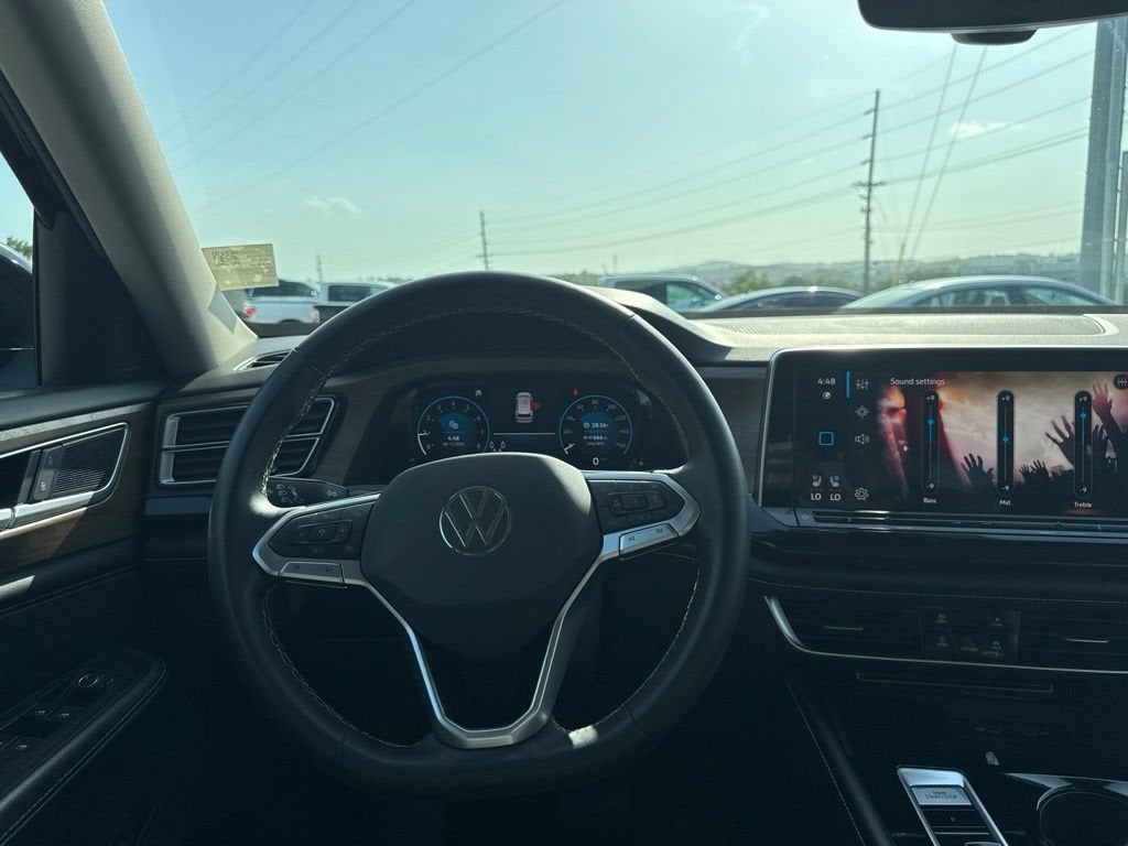 2024 Volkswagen Atlas 2.0T SE w/Technology