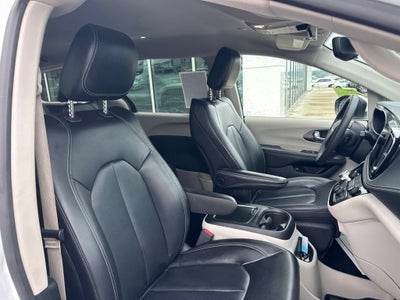 2023 Chrysler Pacifica Hybrid Touring L