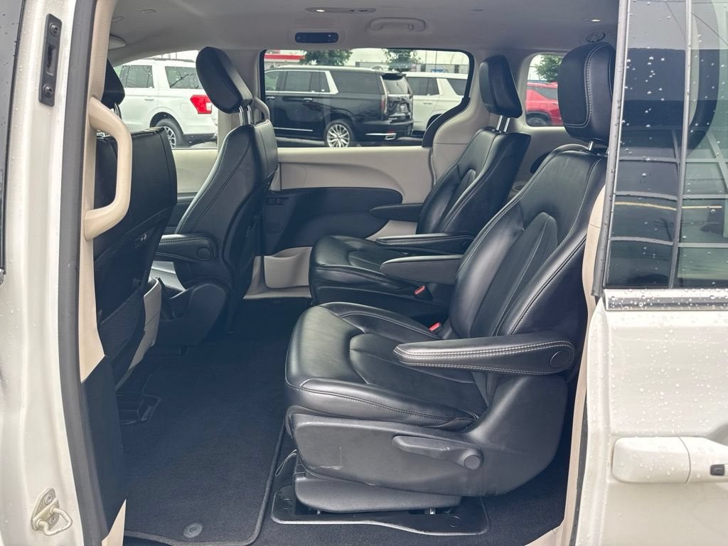 2023 Chrysler Pacifica Hybrid Touring L