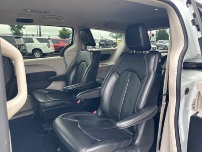 2023 Chrysler Pacifica Hybrid Touring L