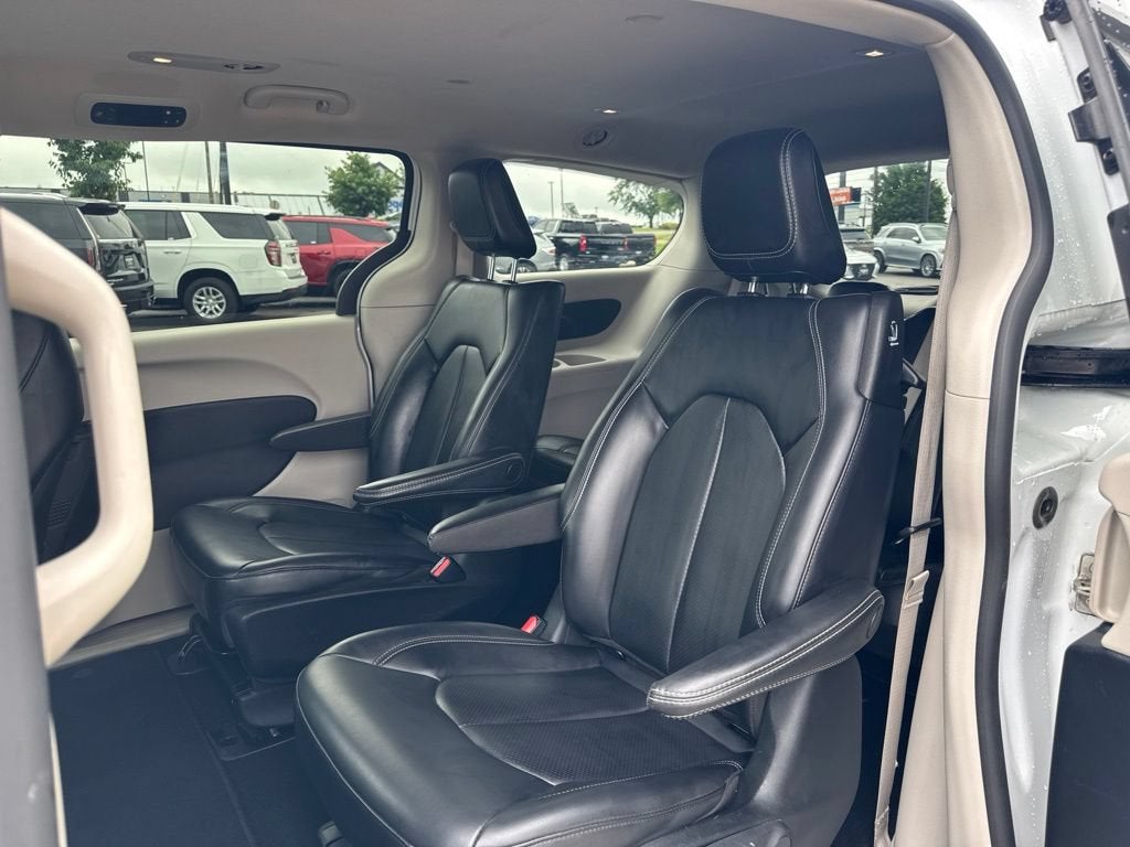 2023 Chrysler Pacifica Hybrid Touring L