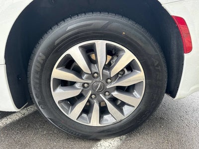2023 Chrysler Pacifica Hybrid Touring L