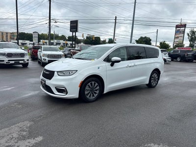 2023 Chrysler Pacifica Hybrid Touring L