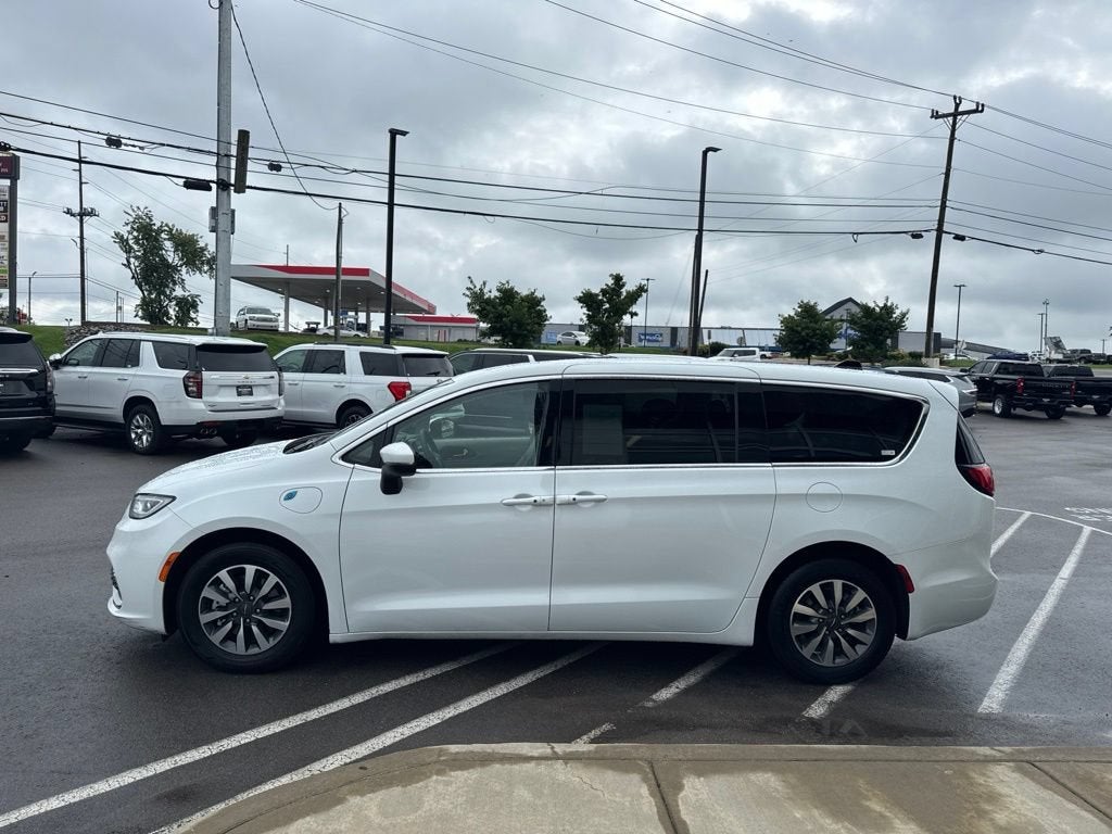 2023 Chrysler Pacifica Hybrid Touring L