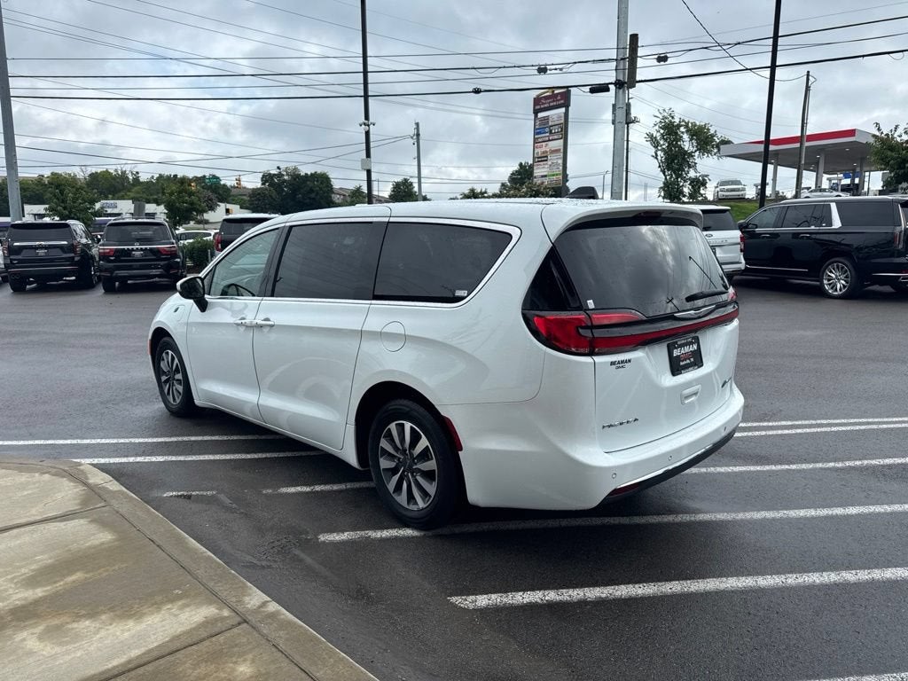 2023 Chrysler Pacifica Hybrid Touring L