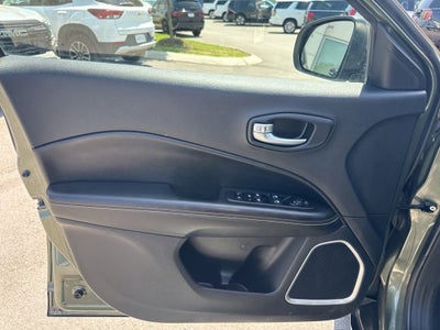 2020 Jeep Compass Latitude w/Sun/Safety Pkg