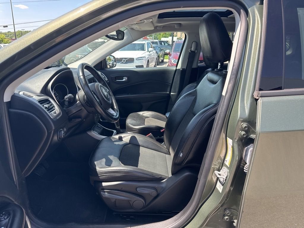 2020 Jeep Compass Latitude w/Sun/Safety Pkg