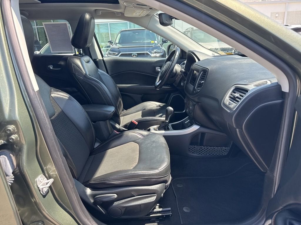 2020 Jeep Compass Latitude w/Sun/Safety Pkg