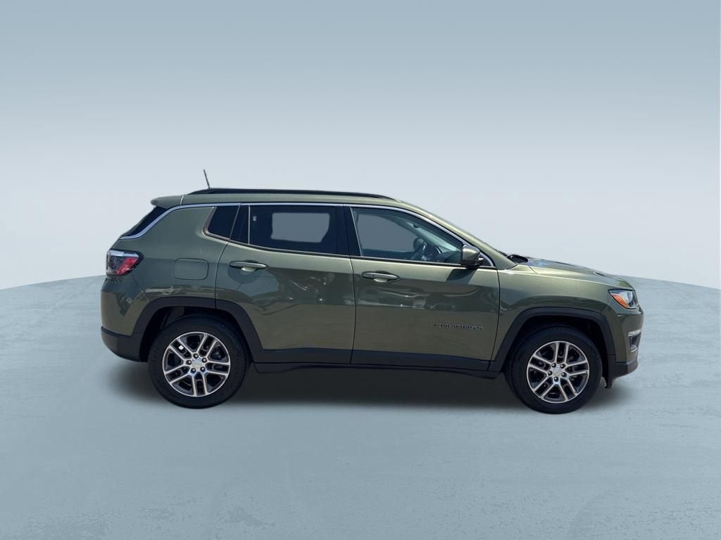2020 Jeep Compass Latitude w/Sun/Safety Pkg