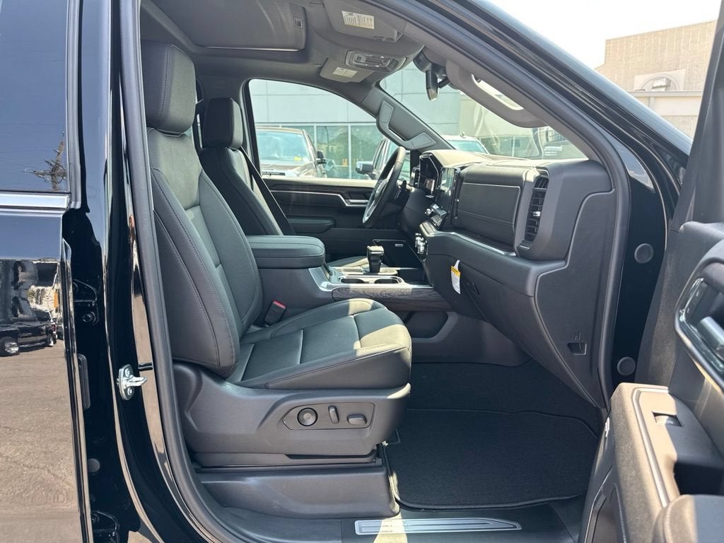 2026 GMC Sierra 1500 SLT - Photo 18