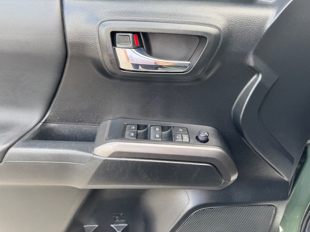 2022 Toyota Tacoma 4WD SR5