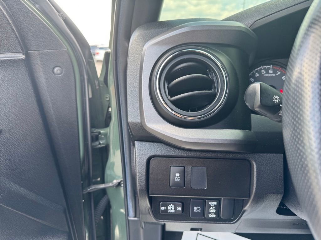 2022 Toyota Tacoma 4WD SR5