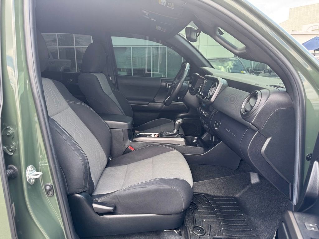 2022 Toyota Tacoma 4WD SR5