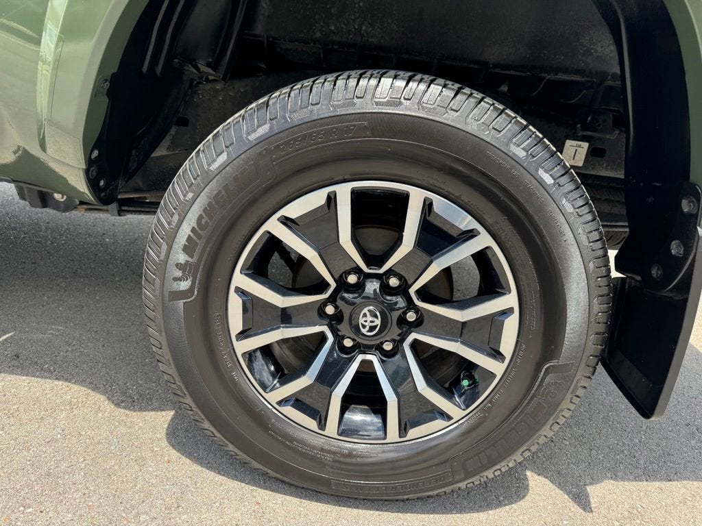 2022 Toyota Tacoma 4WD SR5