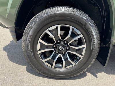 2022 Toyota Tacoma 4WD SR5