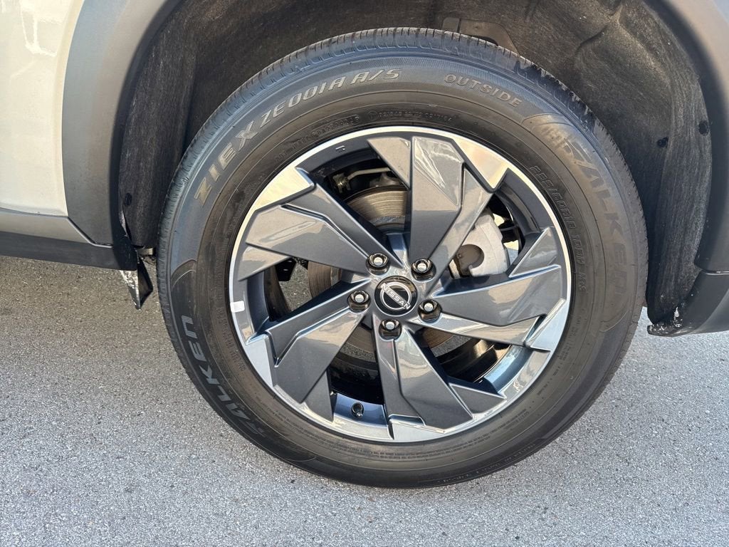 2025 Nissan Rogue SV