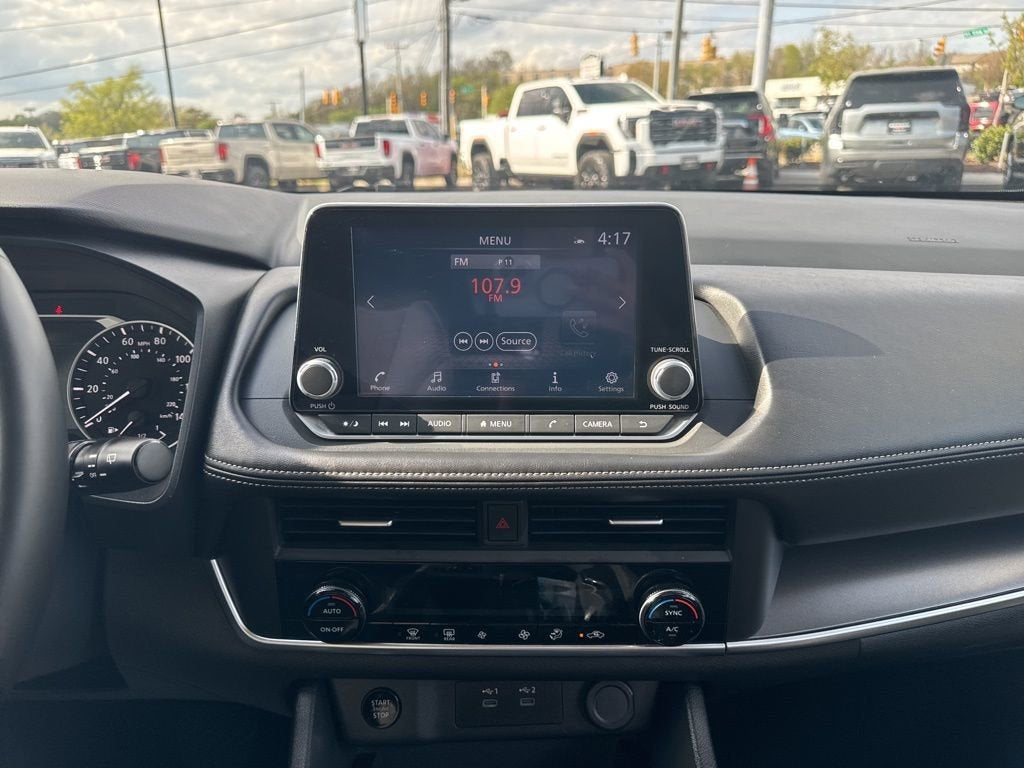 2025 Nissan Rogue SV