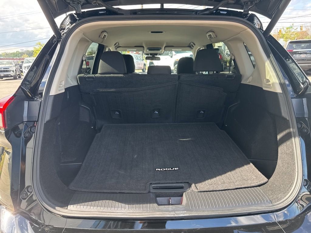 2025 Nissan Rogue SV