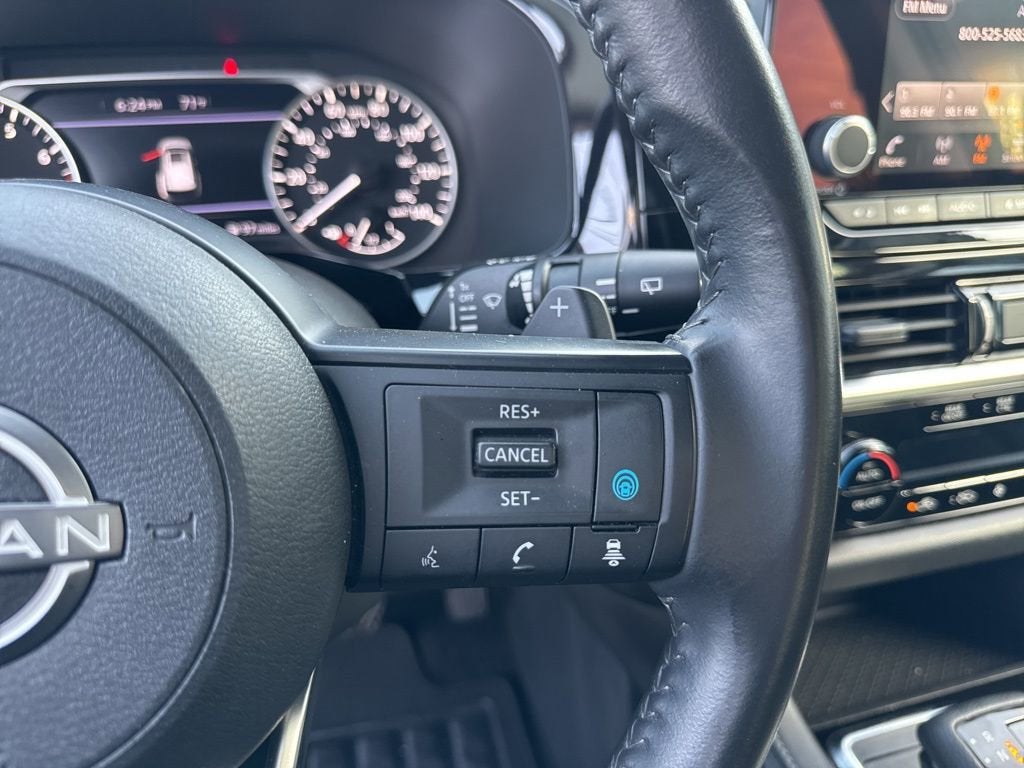 2024 Nissan Pathfinder SV