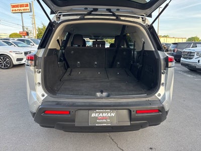 2024 Nissan Pathfinder SV