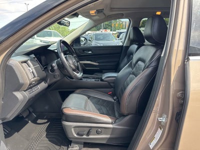 2023 Nissan Pathfinder Platinum