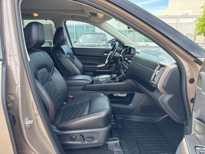 2023 Nissan Pathfinder Platinum