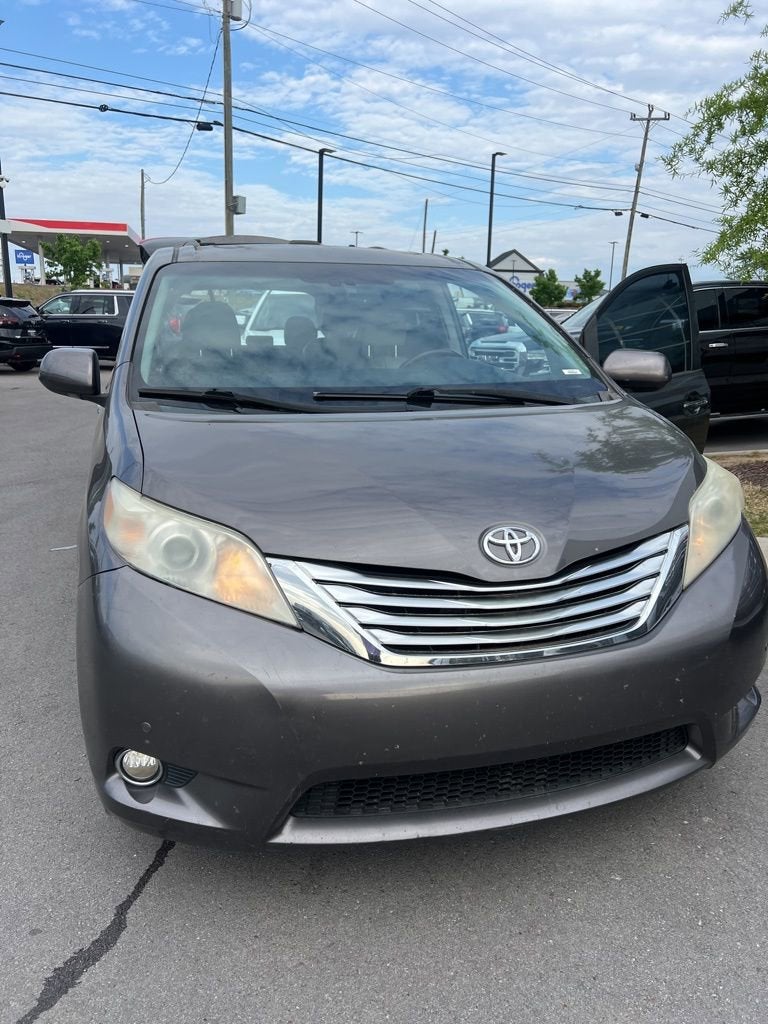 2012 Toyota Sienna XLE