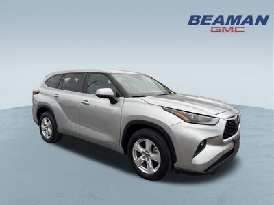 2024 Toyota Highlander LE