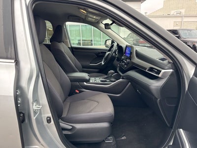 2024 Toyota Highlander LE