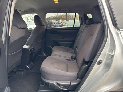 2024 Toyota Highlander LE