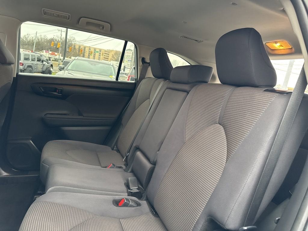 2024 Toyota Highlander LE