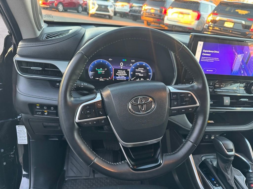 2024 Toyota Highlander LE