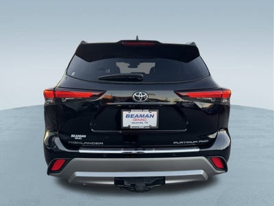 2024 Toyota Highlander LE