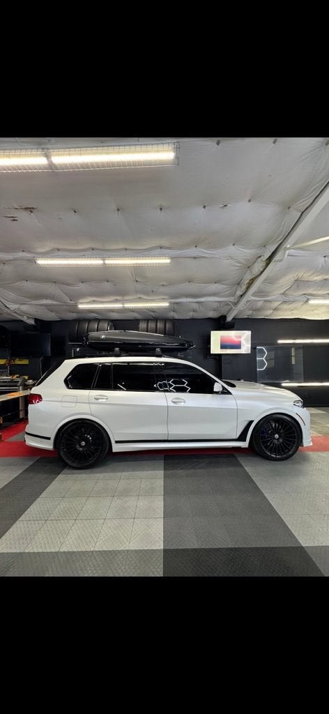 2022 BMW X7 ALPINA XB7