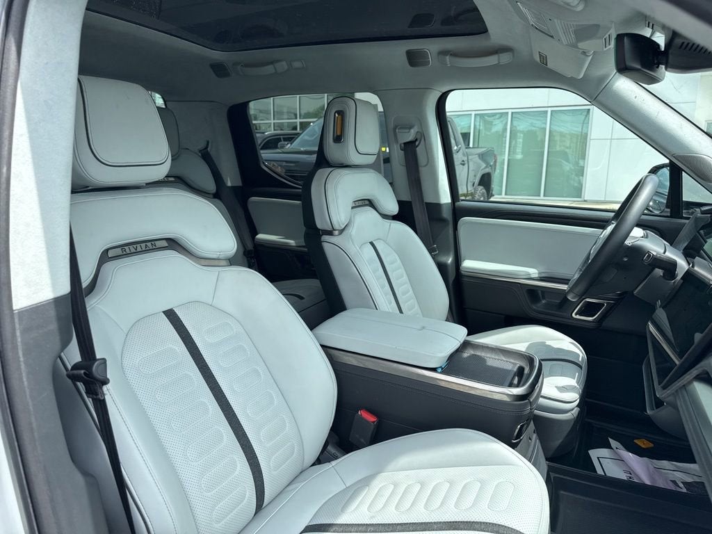 2023 RIVIAN R1T Adventure