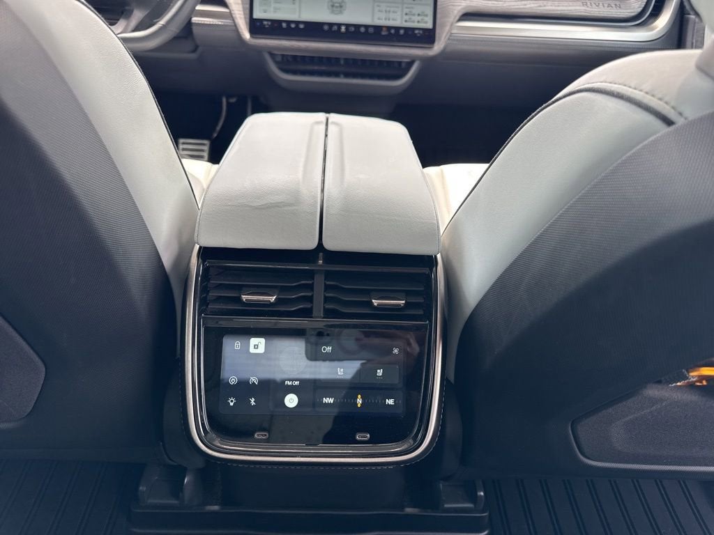 2023 RIVIAN R1T Adventure