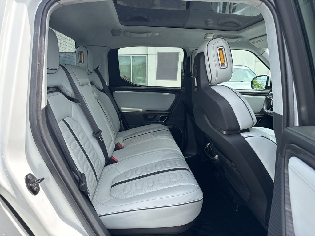 2023 RIVIAN R1T Adventure