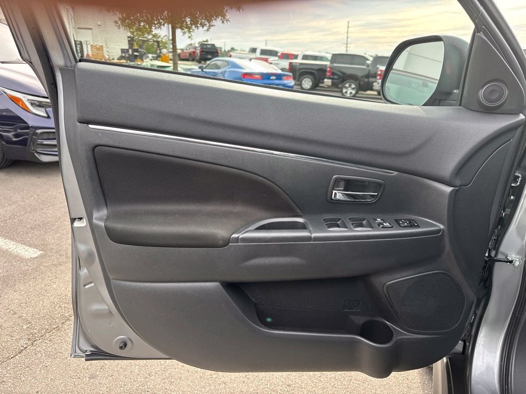 2025 Mitsubishi Outlander Sport S