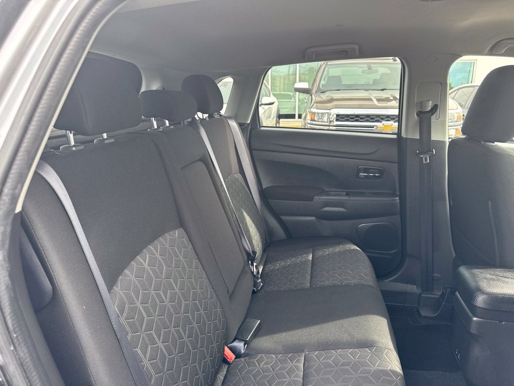 2025 Mitsubishi Outlander Sport S