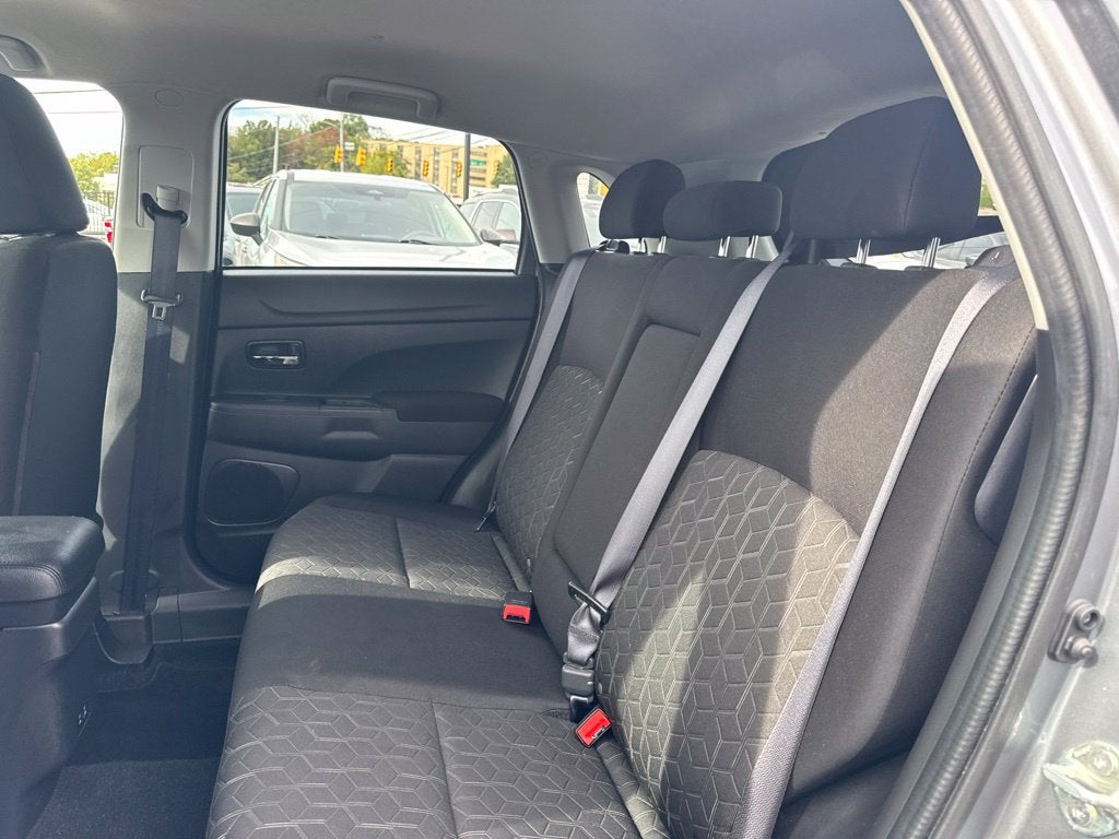 2025 Mitsubishi Outlander Sport S