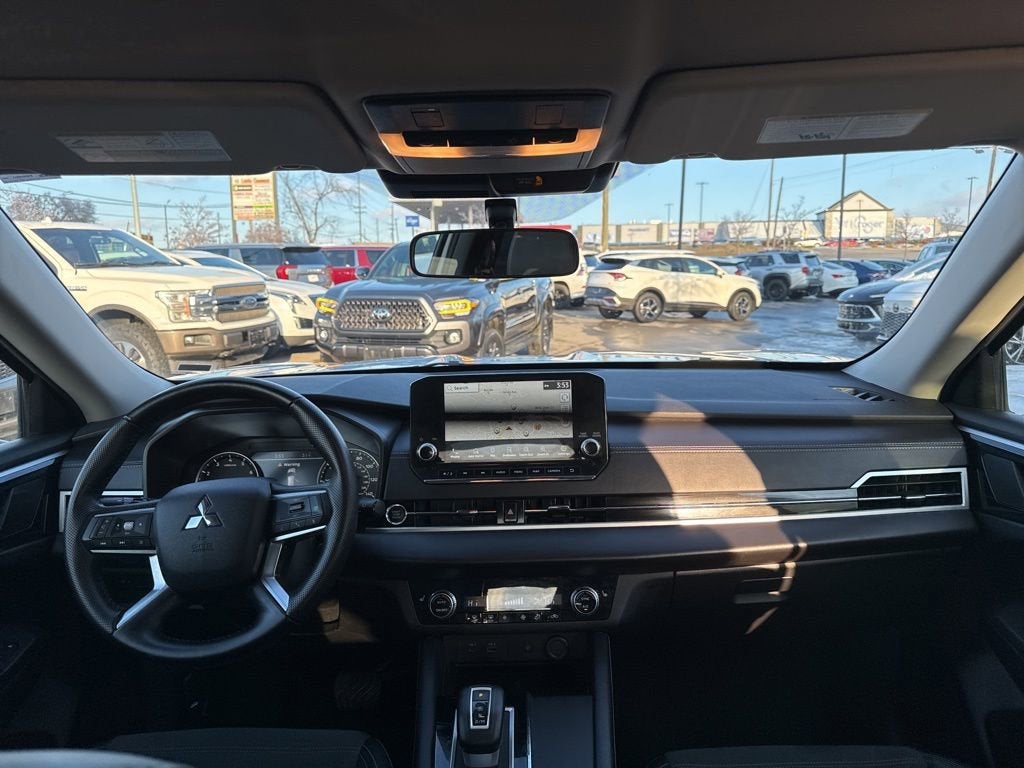 2024 Mitsubishi Outlander SE